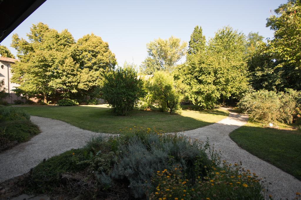 Locanda Dei Melograni Gossolengo Екстер'єр фото